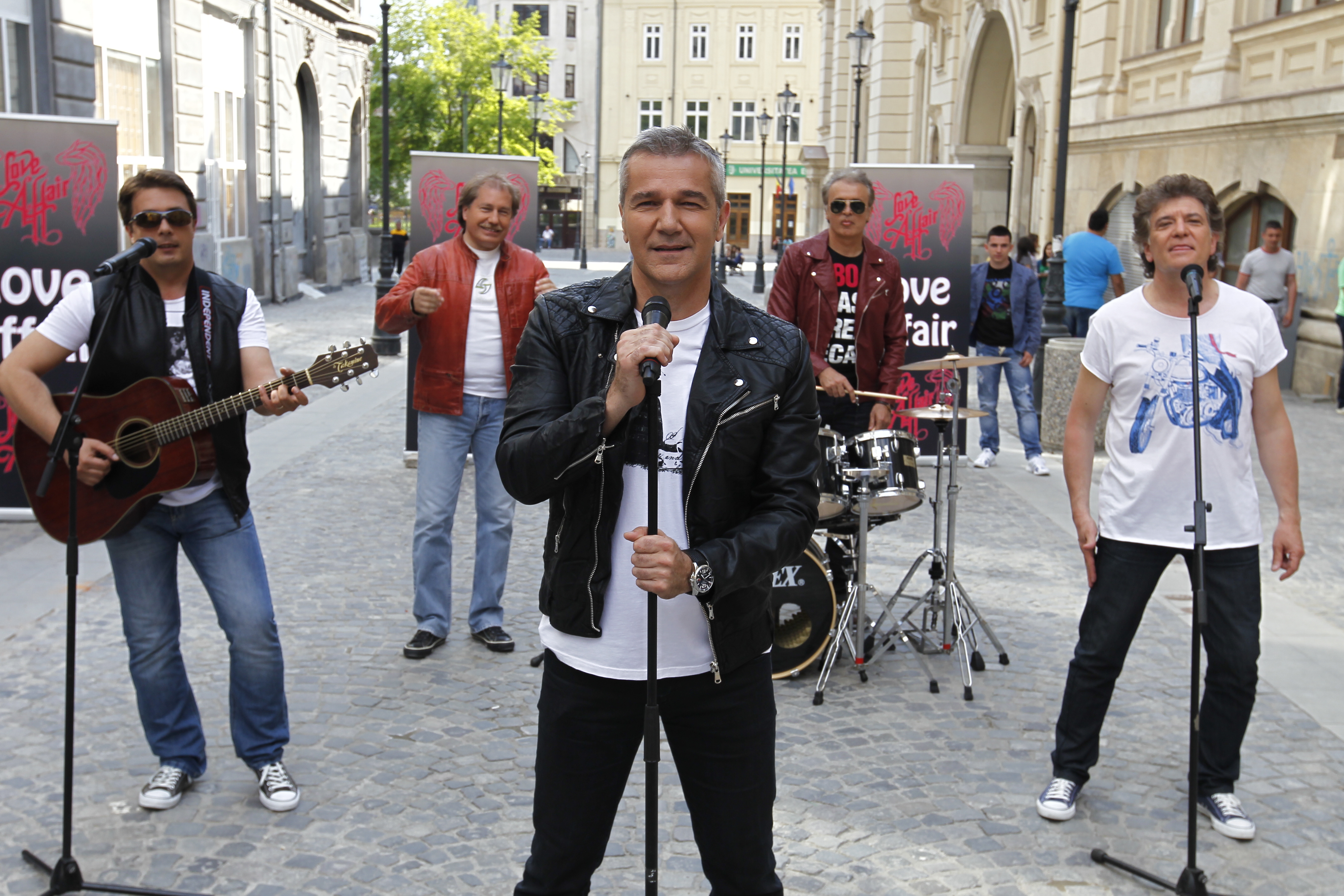holograf videoclip cat de departe