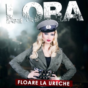 lora floare la ureche